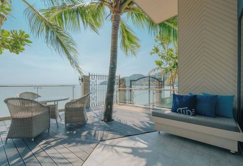 디럭스 룸 바다 전망, Tide Phuket Beach Front