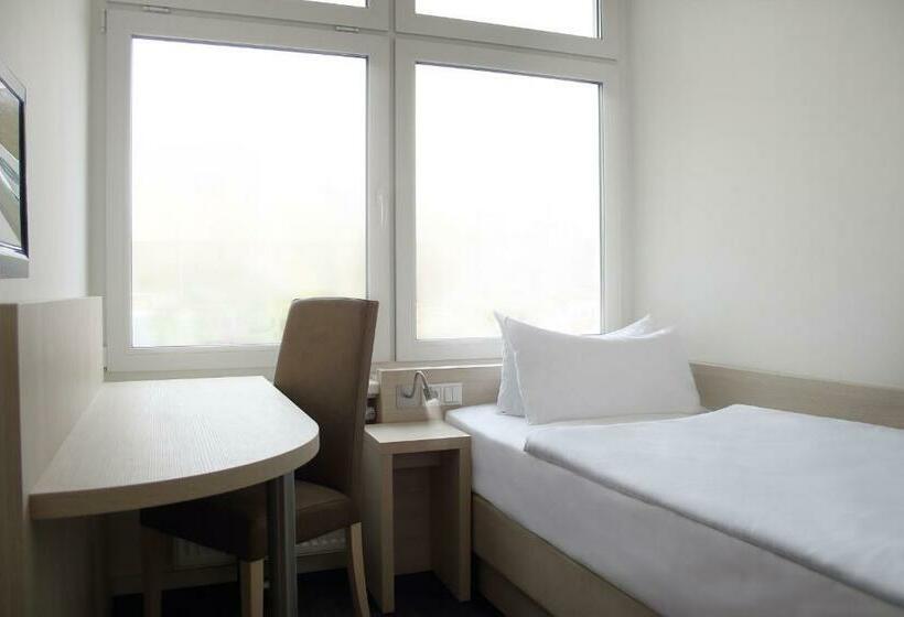 חדר יחיד בסיסי, Viva Hotel Lübeck