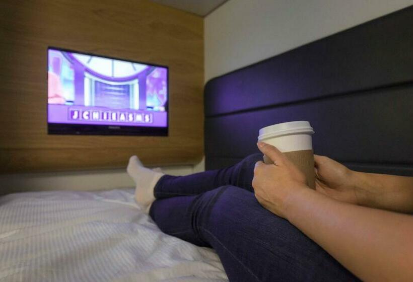 חדר סטנדרט יחיד, Yotelair London Gatwick Airport