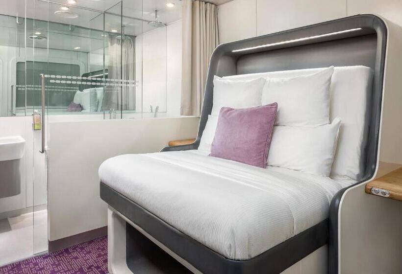 高级客房, Yotelair London Gatwick Airport