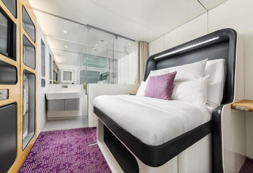 חדר פרמיום, Yotelair London Gatwick Airport