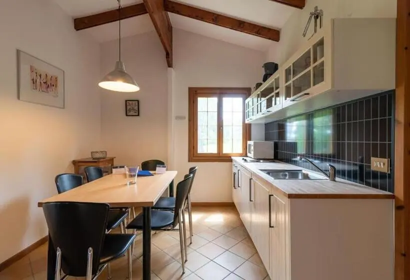 کلبه ییلاقی, B&b Villa Cardeto