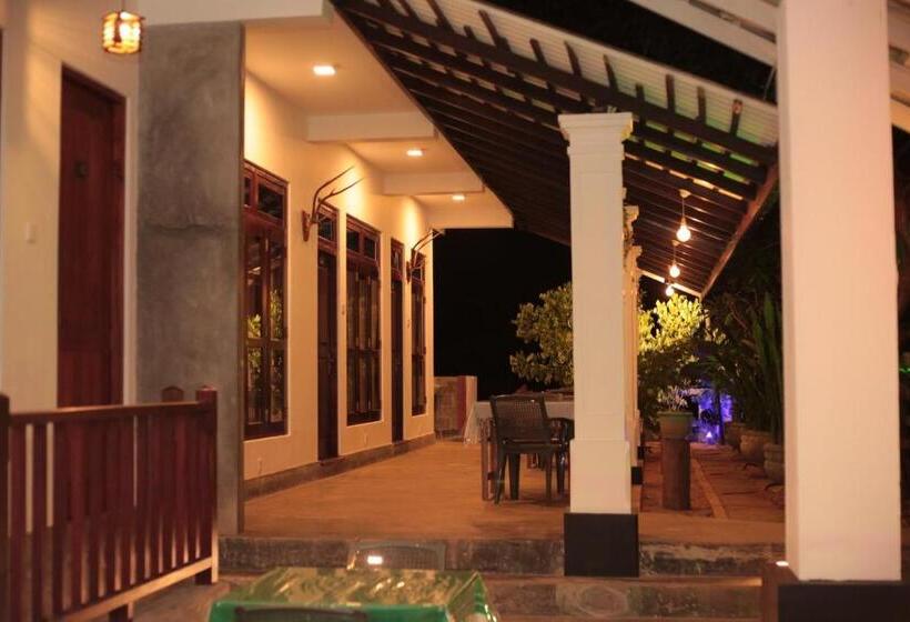 キングサイズベッドのスタンダードルーム, Green View Weligama