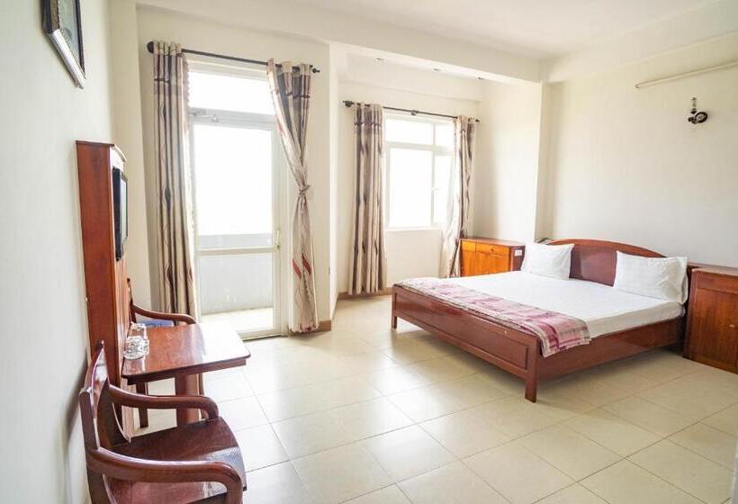 اتاق استاندارد با تخت بزرگ, Lyly