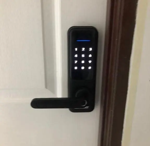 エコノミールーム, Skyn Smart Home