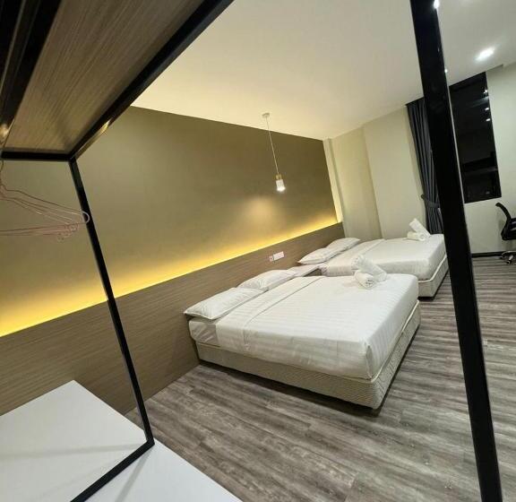 חדר משפחתי, Star