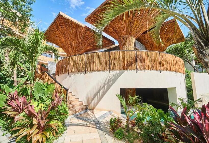 اتاق استاندارد, Stylish Studio With Exclusive Amenities, Private Balcony With Bathtub, Shared Swimming Pool And Spa