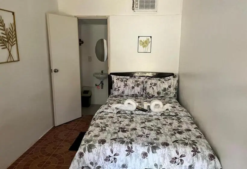 スタンダードルーム, Trisha Guesthouse