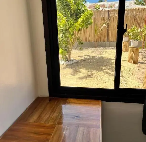 デラックスルーム, Trisha Guesthouse