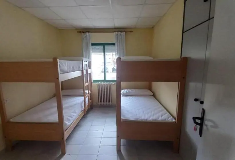浴室共有スタンダード4人用ルーム, Albergue De Villamanín