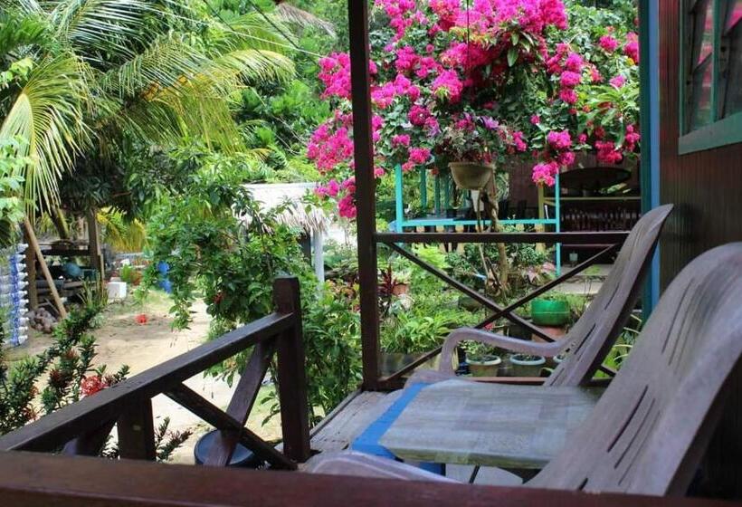 בקתת חדר, Ella S Place Salang Tioman