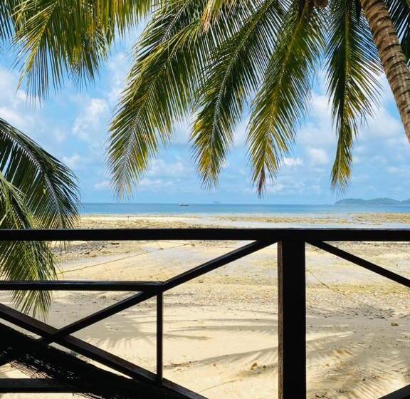 חדר סטנדרט לשלושה, Ella S Place Salang Tioman