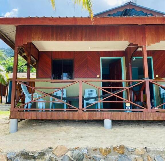 חדר סטנדרט לשלושה, Ella S Place Salang Tioman