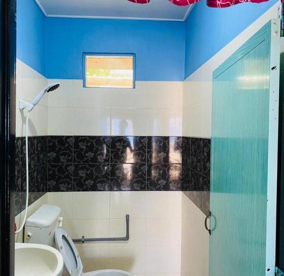 اتاق استاندارد سه نفره, Ella S Place Salang Tioman