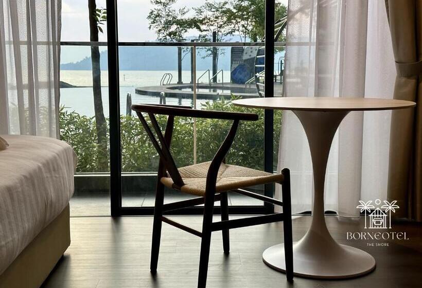 إستديو قياسى مطل على حمام السباحة, Borneotel The Shore Kk By Chg