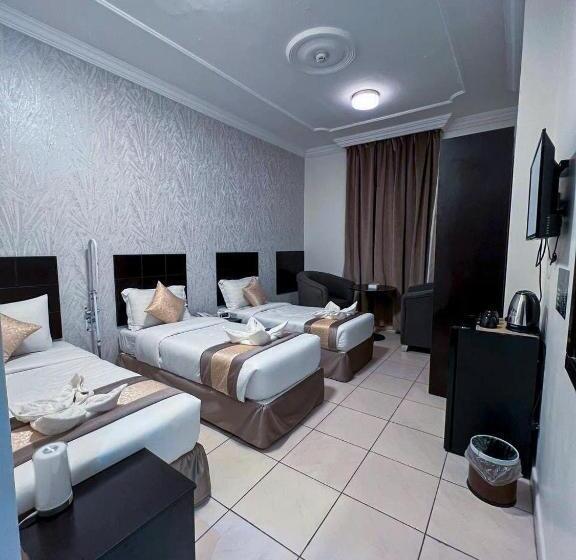 Номер Стандарт Трехместный, كنوز العمر