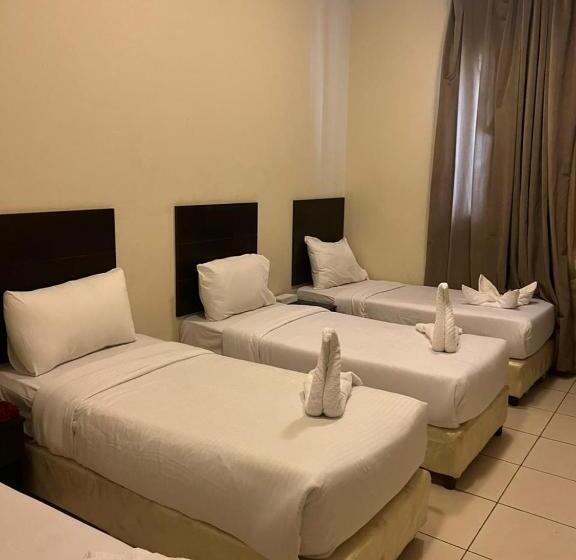 Номер Стандарт Трехместный, كنوز العمر