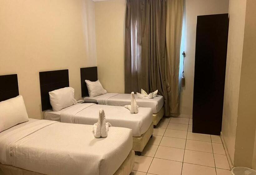 Четырехместный Номер Стандарт, كنوز العمر