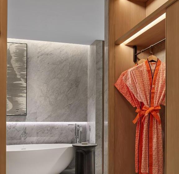 Люкс с Балконом, Angsana Suzhou Shishan