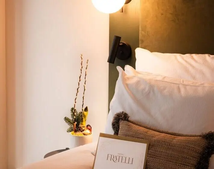 Superior-huone Parveke, Fratelli