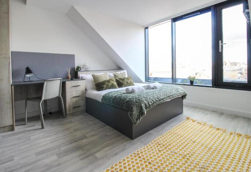 استودیوی سوپریور, The Nest Le1