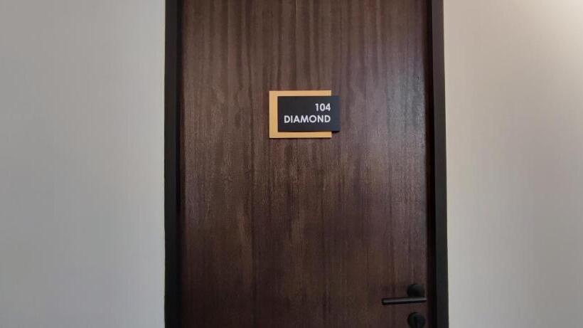 اتاق خانوادگی, Treasure Hunter At Heritage Georgetown