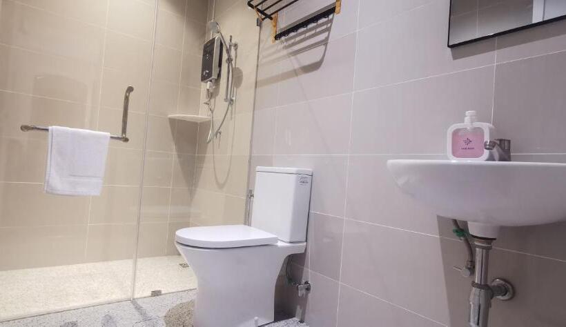 اتاق خانوادگی, Treasure Hunter At Heritage Georgetown