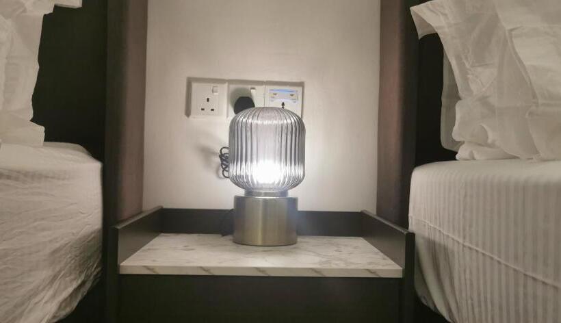 اتاق خانوادگی, Treasure Hunter At Heritage Georgetown