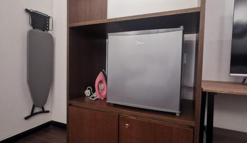 اتاق خانوادگی, Treasure Hunter At Heritage Georgetown