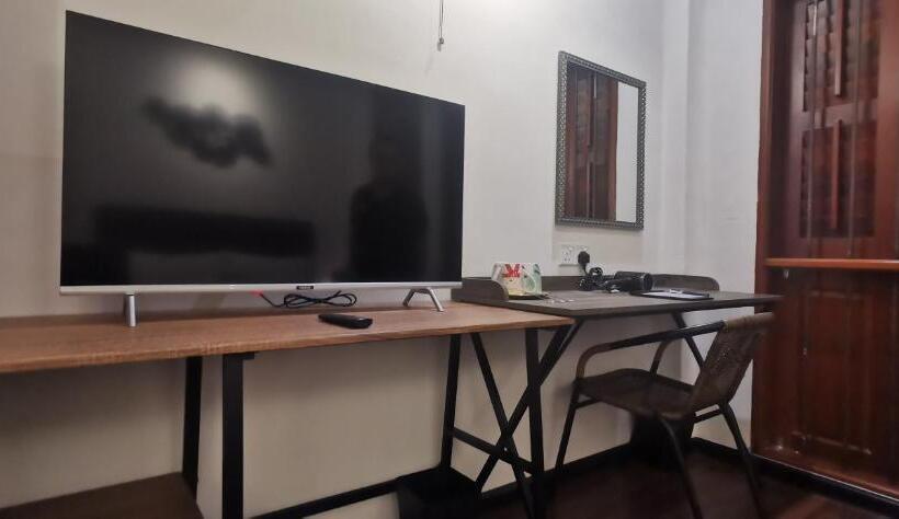 اتاق خانوادگی, Treasure Hunter At Heritage Georgetown