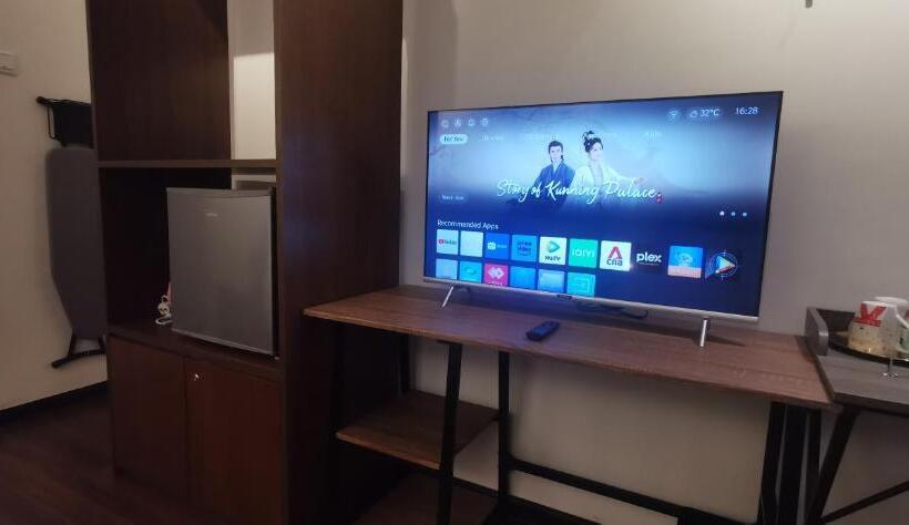 اتاق خانوادگی, Treasure Hunter At Heritage Georgetown