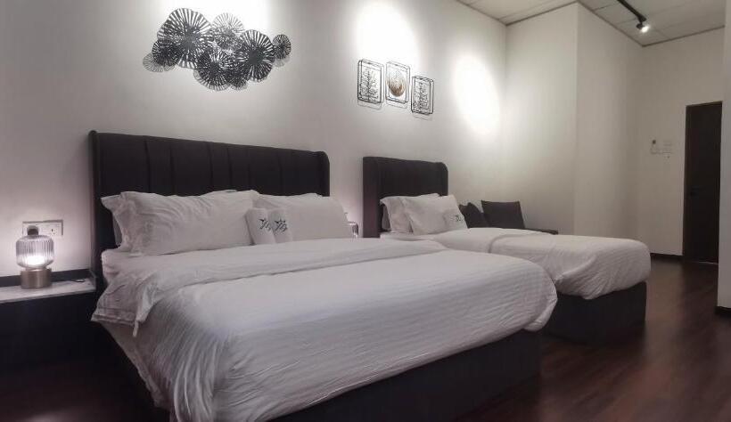 اتاق خانوادگی, Treasure Hunter At Heritage Georgetown