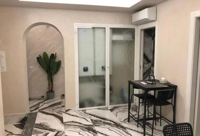 اتاق استاندارد, Tom Luxury Home