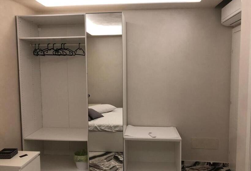 标准间, Tom Luxury Home