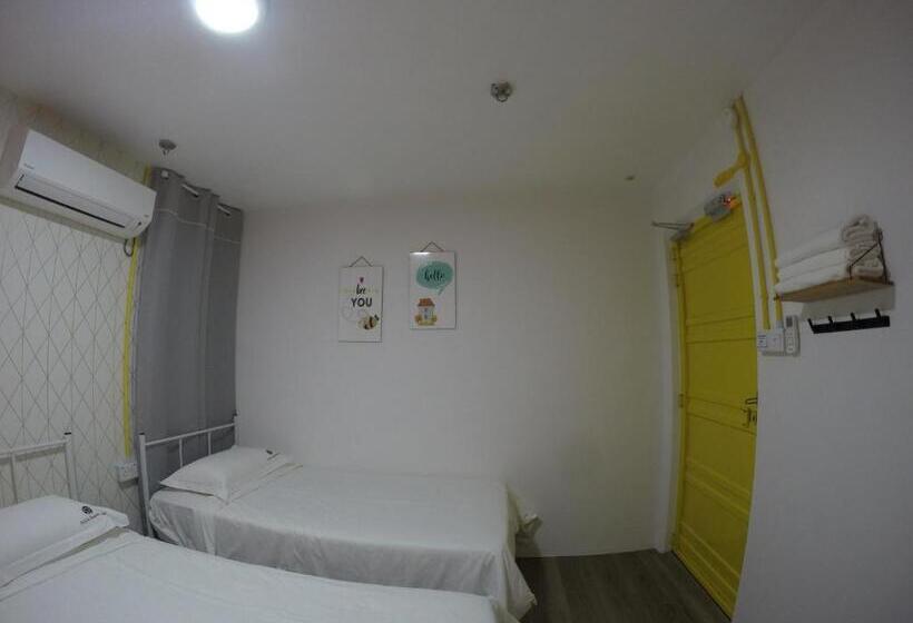 Трехместный Номер Стандарт Совместная Ванная, Coco Guesthouse Kemaman