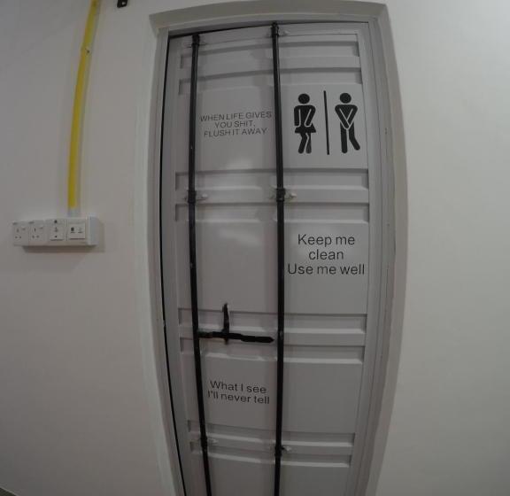 חדר סטנדרט לשלושה עם חדר אמבטיה משוף, Coco Guesthouse Kemaman