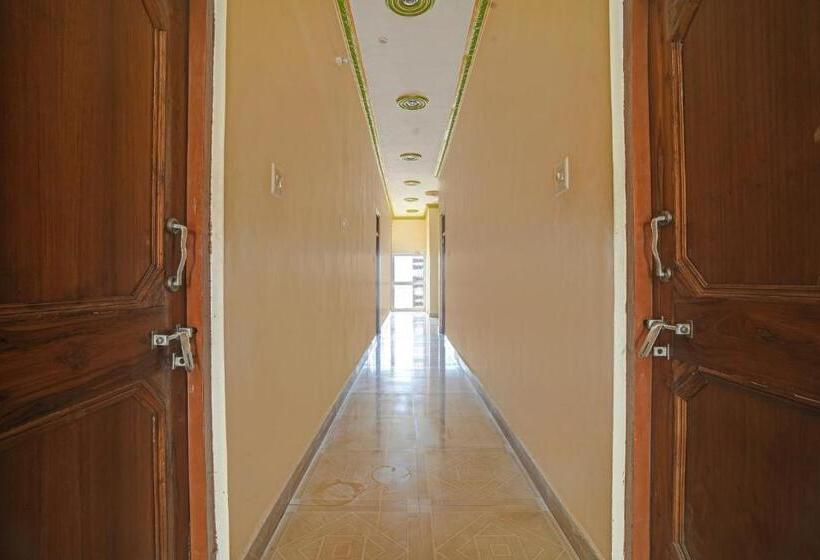Трехместный Номер Классика, Om Residency