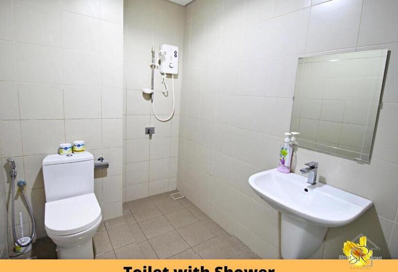 Студио Стандарт с Балконом, Sinar Rasa Homestay At I Soho, I City