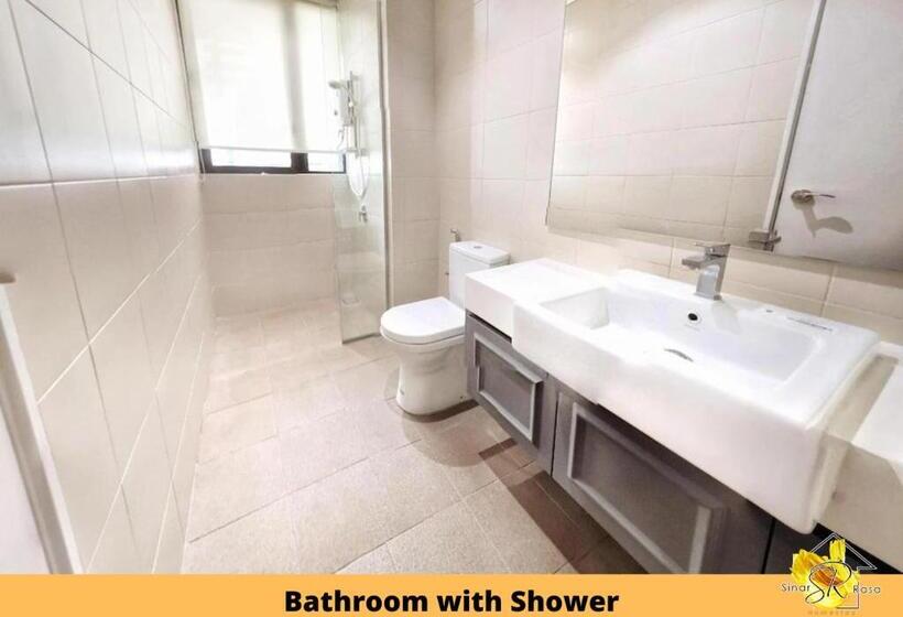 スイート, Sinar Rasa Homestay At I Soho, I City