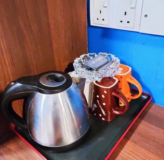 חדר משפחתי, Yts