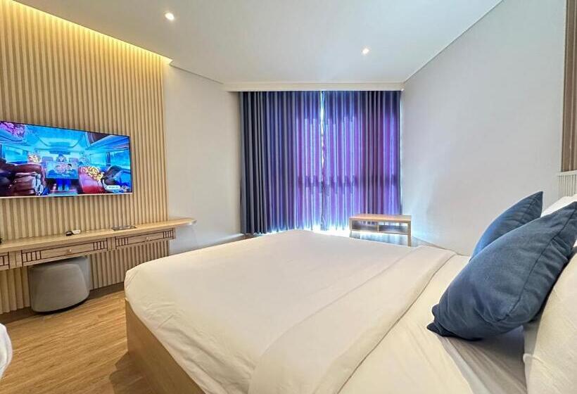 اتاق استاندارد سه نفره, Apec Mandala Cdt Resort