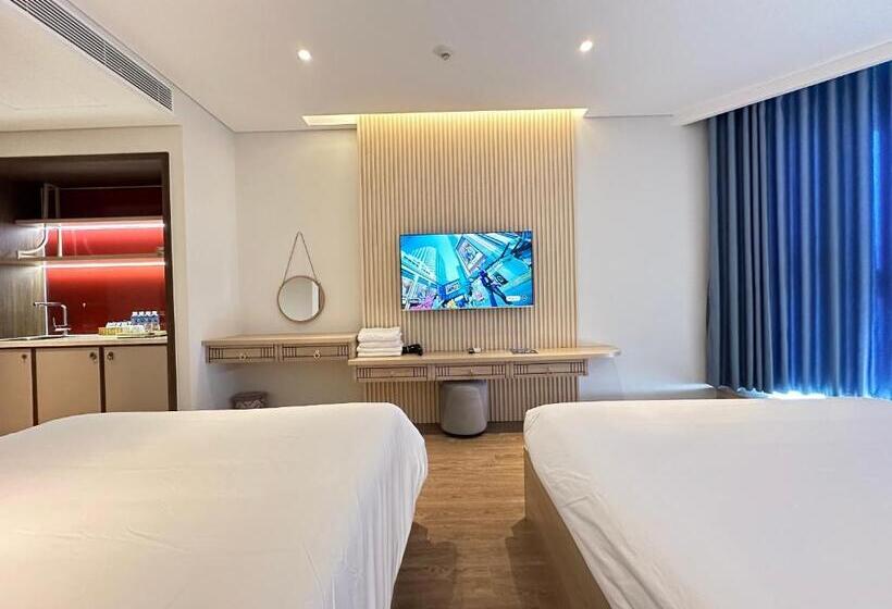 اتاق استاندارد سه نفره, Apec Mandala Cdt Resort