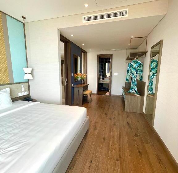 اتاق لوکس خانوادگی, Apec Mandala Cdt   Resort