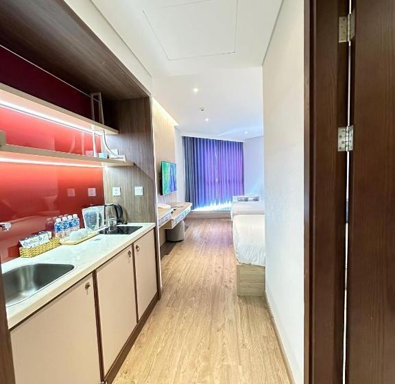 اتاق استاندارد سه نفره, Apec Mandala Cdt   Resort