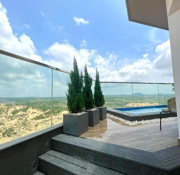 اتاق لوکس خانوادگی, Apec Mandala Cdt Resort