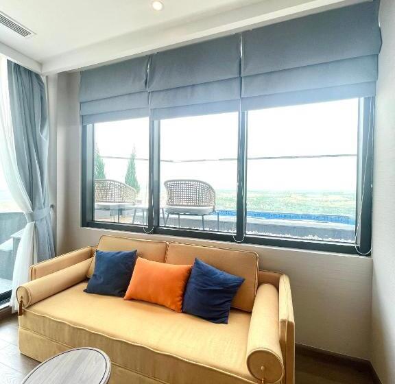 اتاق لوکس خانوادگی, Apec Mandala Cdt Resort