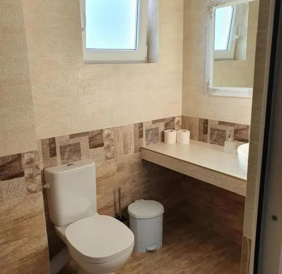 Perhehuone Sivuttainen Merinäkymä, Larimar