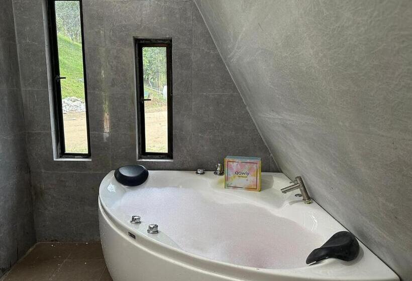 Quarto standard vista piscina, Qowiy Village Langat