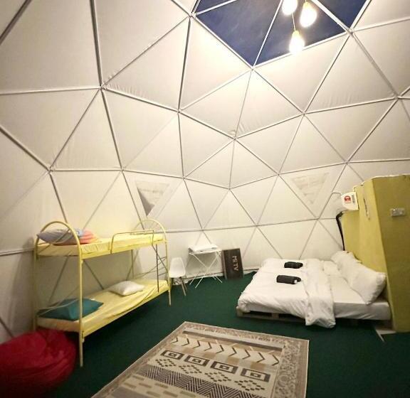 Quarto Familiar, Qowiy Village Langat