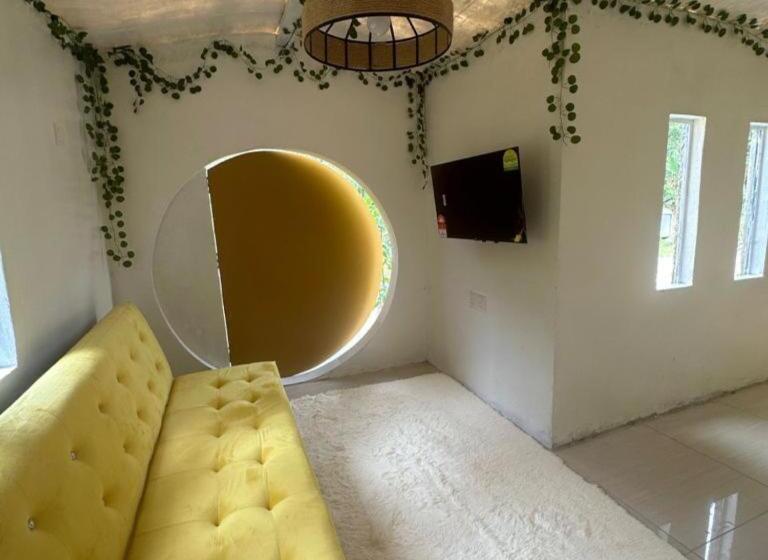 Quarto standart com varanda, Qowiy Village Langat